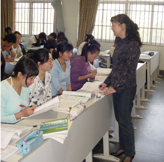 工作带给我们外部成长，幸福快乐需要自我成长