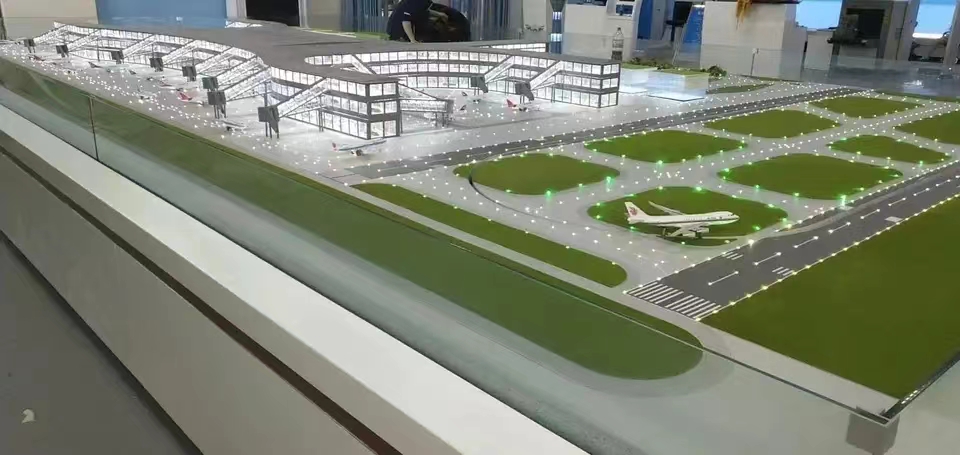 成都星睿模型设计有限公司与成都卓马科技机场升降沙盘模型项目达成合作